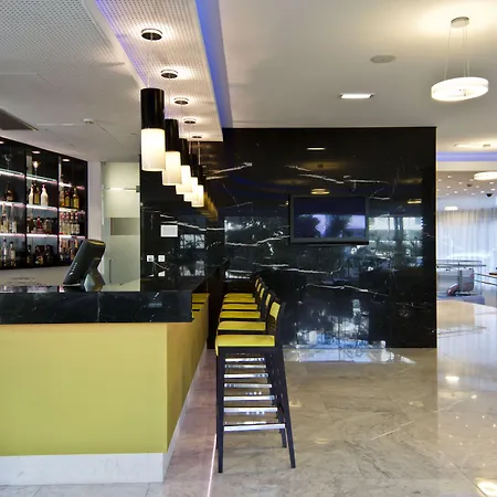 酒店 Sana Capitol 3*