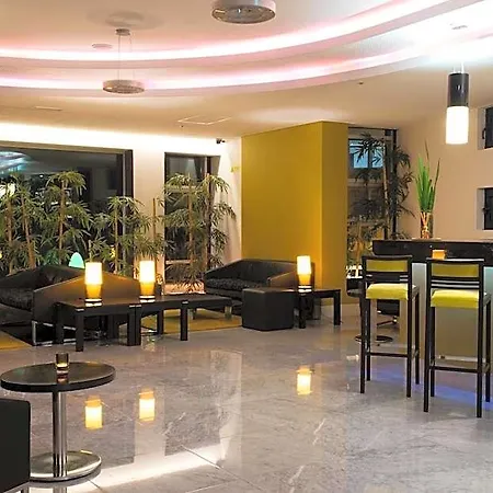 Hotel Sana Capitol 3*