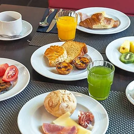Hotel Sana Capitol 3*