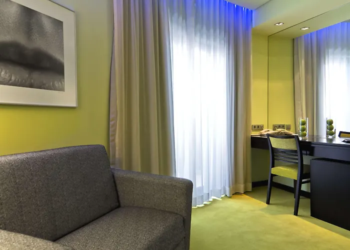 Hotel Sana Capitol 3*